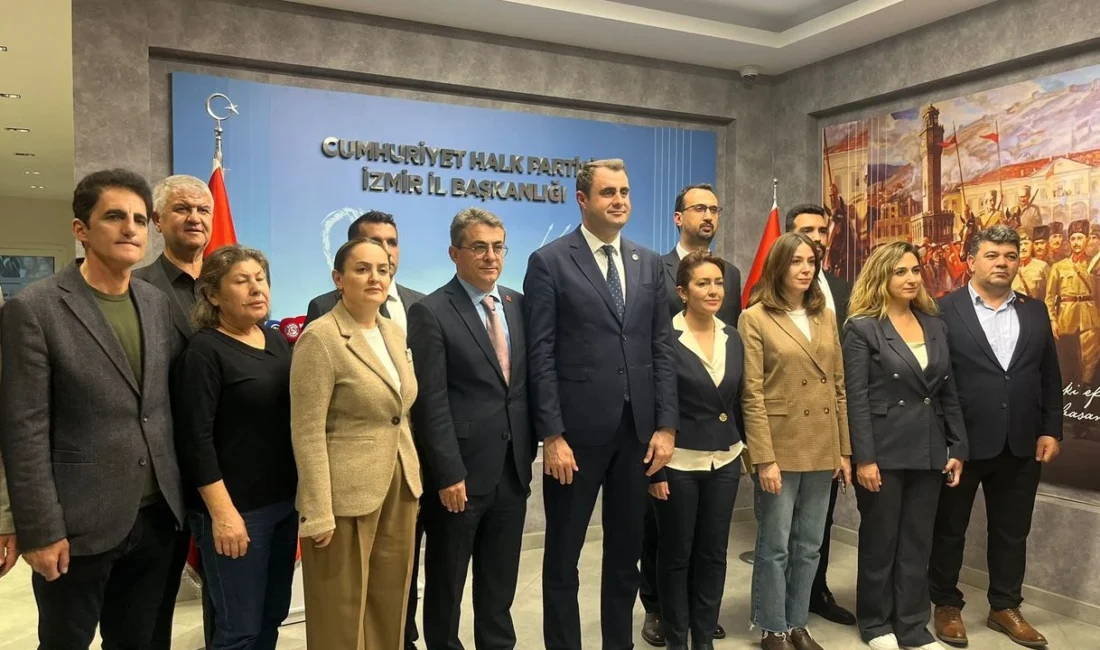CHP İzmir’den İktidara ‘Vur-Kaç’ Cevabı: “İzmir’in Kaderi AK Parti’nin Siyasi Keyfine Bırakılamaz!” CHP İzmir İl Başkanı Çağatay Güç, İzmir'in Körfez, çöp ve