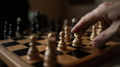 Daha önce "Nutuk" kitaplarının çöpte bulunmasıyla gündeme gelen Manisa Mesleki