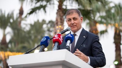 İzmir Büyükşehir Belediyesi'nin bu yıl ikincisini düzenlediği İzmir Balkon ve