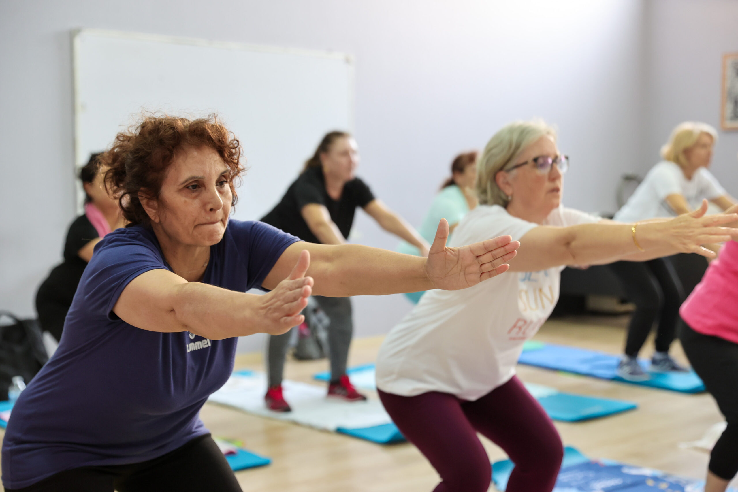 Buca Belediyesi'nin sağlıklı bir kent hedefiyle başlattığı ücretsiz pilates kursları,
