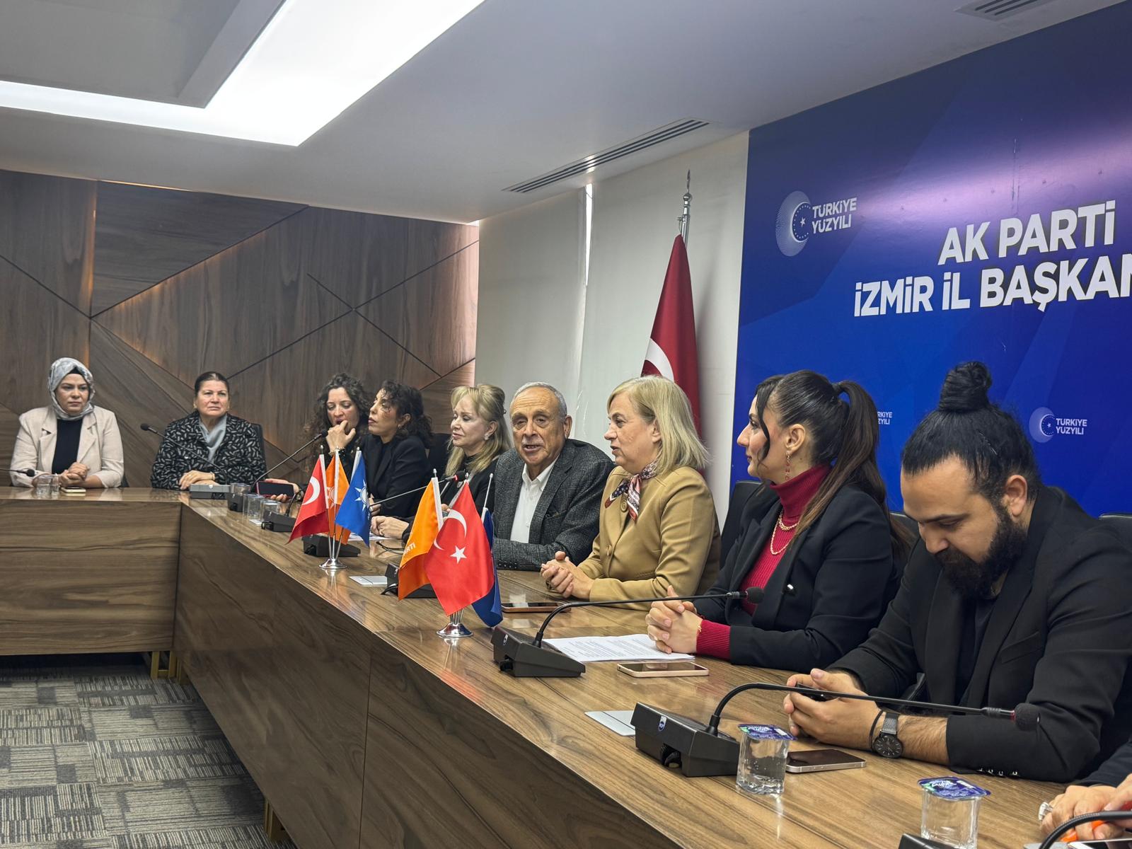 AK Parti Kadın kollarından 25 Kasım Mesajı