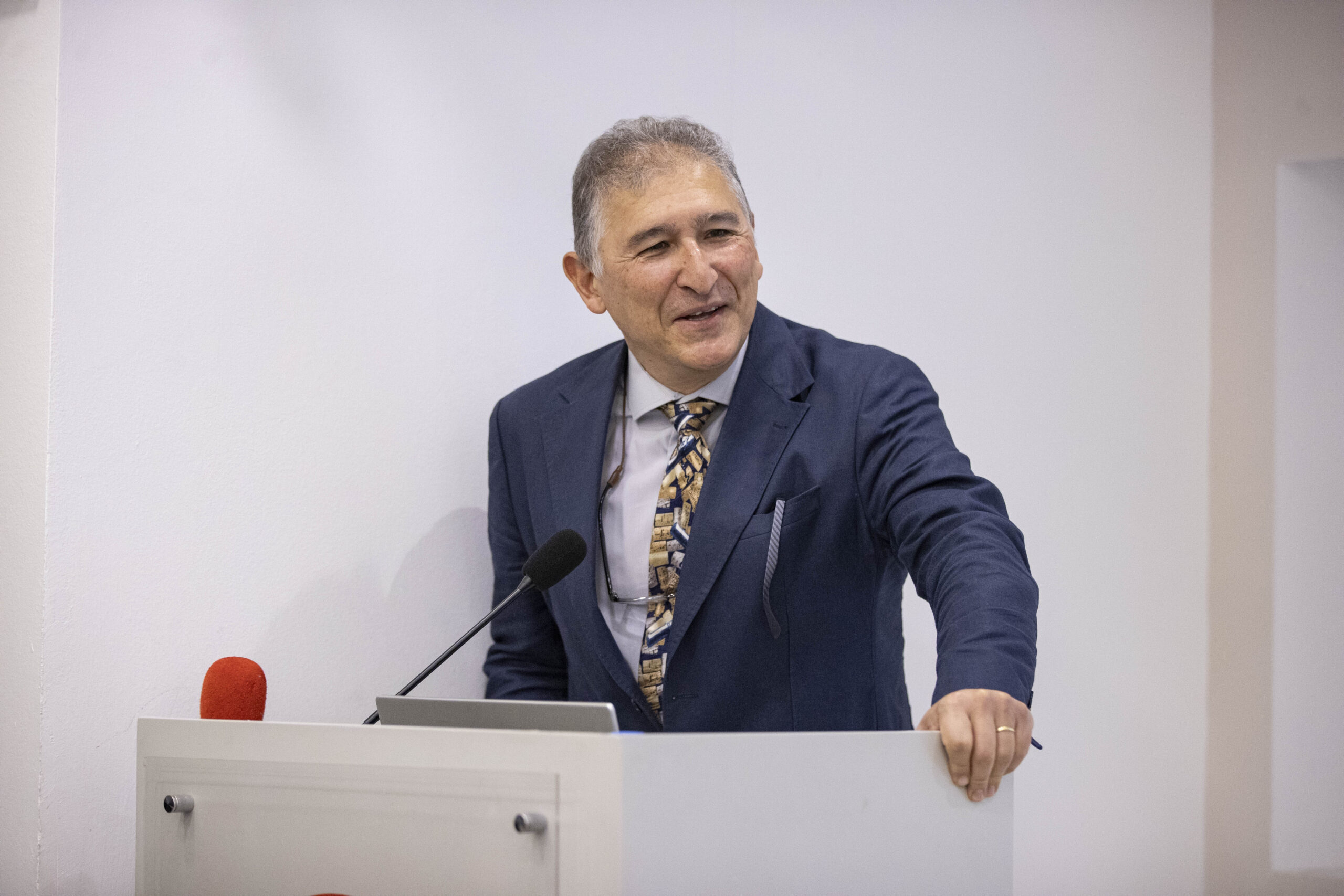 İzmir Tabip Odası 96 Yaşında Başkan Cemil Tugay’dan Hekimlere Birlik ve Cesaret Çağrısı