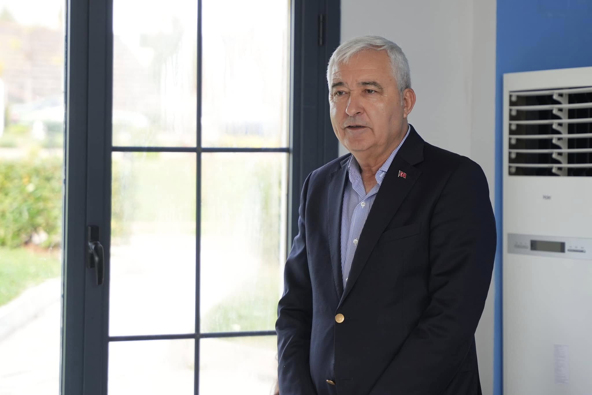 Kemalpaşa Belediye Başkanı Mehmet Türkmen, 24 Kasım Öğretmenler Günü dolayısıyla