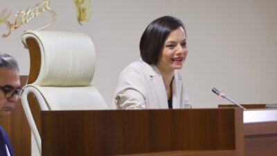 Karabağlar Belediye Başkanı Helil Kınay, muhtarlarla yıl sonu toplantısında bir