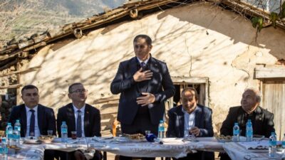 İzmir Büyükşehir Belediye Başkanı Dr. Cemil Tugay, Beydağ'da köyleri ziyaret