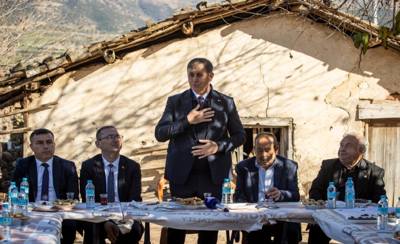 İzmir Büyükşehir Belediye Başkanı Dr. Cemil Tugay, Beydağ'da köyleri ziyaret