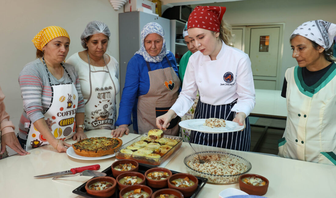 Buca Belediyesi Evka-1 Semt Evi'nde ücretsiz Dünya Mutfağı kursu büyük