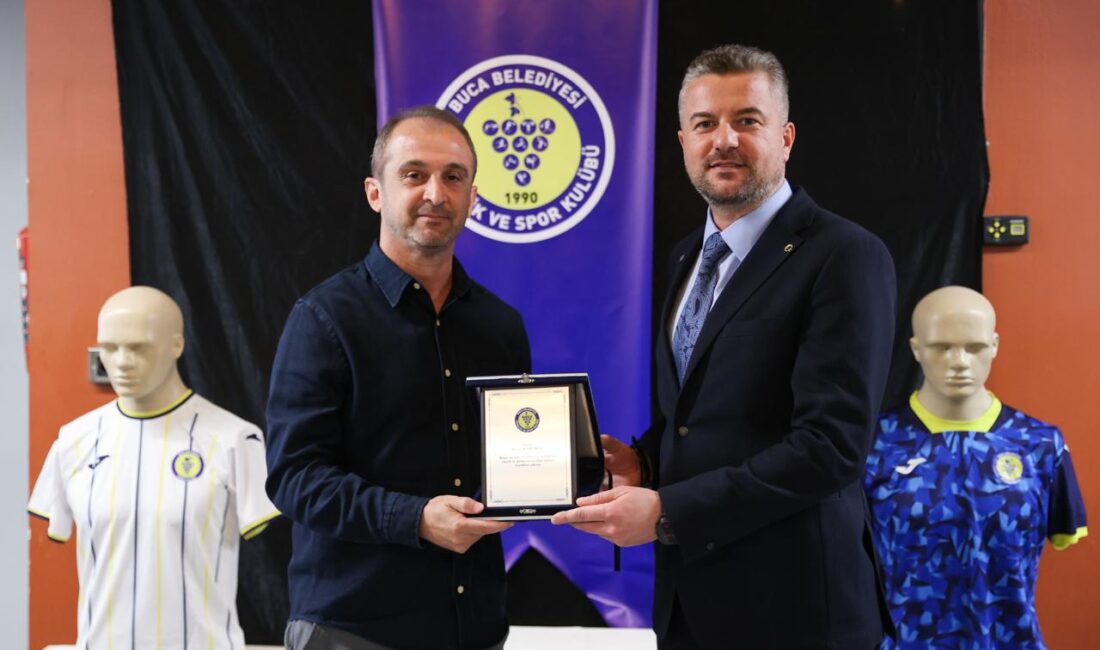 Buca Belediyespor Kulübü'nün altyapıya destek için düzenlediği dayanışma gecesi, Buca