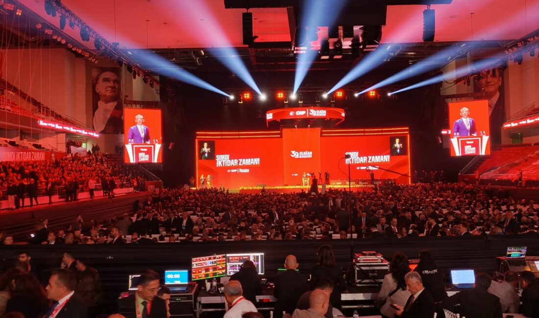 CHP 39. Olağan Kurultayın’da tarihi adımlar: 17 yıl sonra yeni program CHP 39. Kurultay'da 17 yıl sonra yeni program ve 15