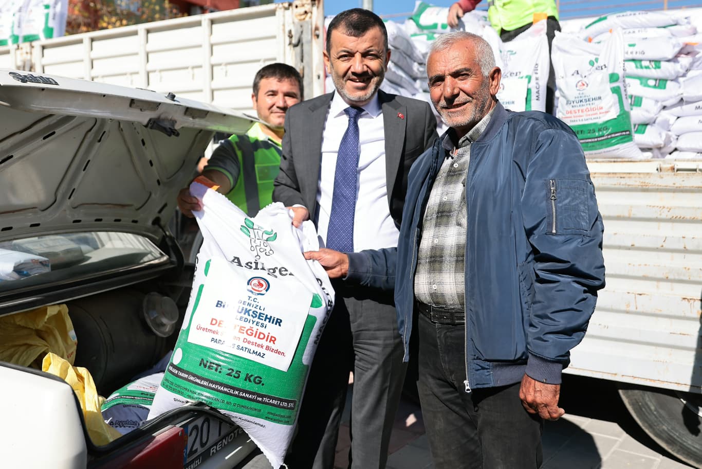 Denizli Büyükşehir Belediyesi, kırsal kalkınma için 18 ilçede 681 üreticiye