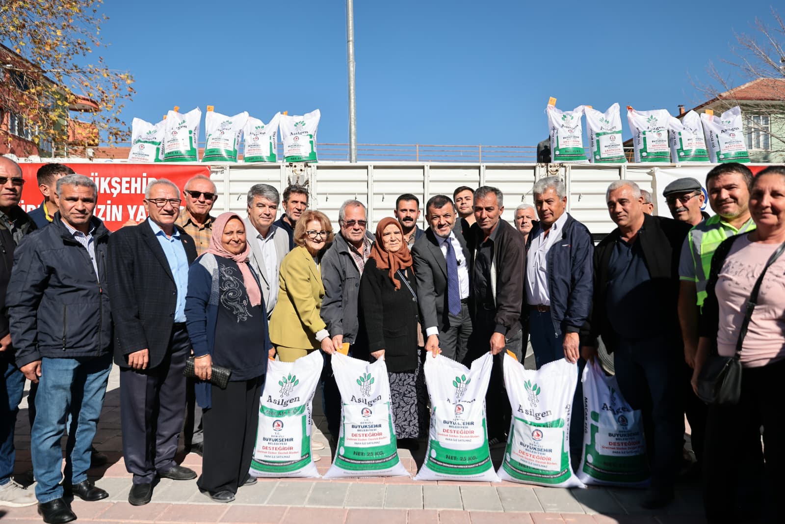 Denizli Büyükşehir’den Üreticiye Dev Destek: 44 Ton Macar Fiği Tohumu Dağıtılıyor!