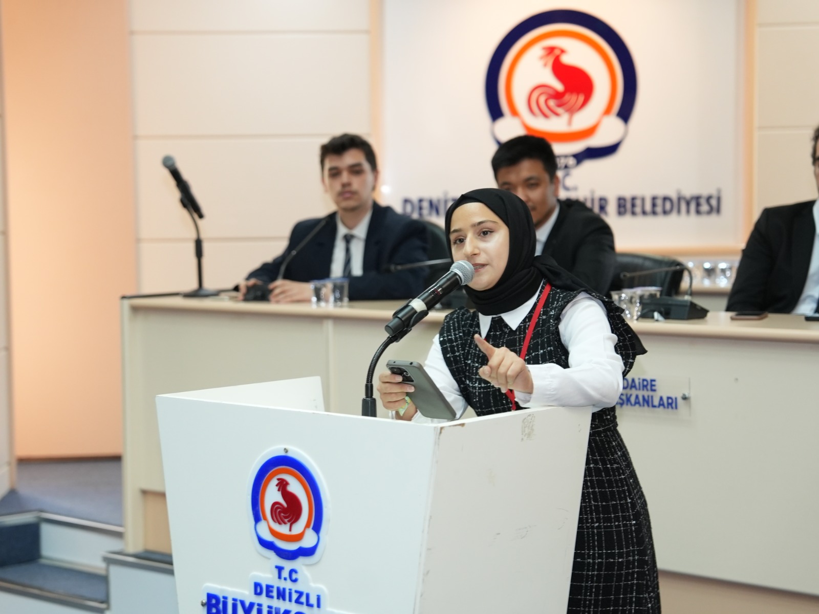 Denizli'de gençler kentin geleceğini tartıştı