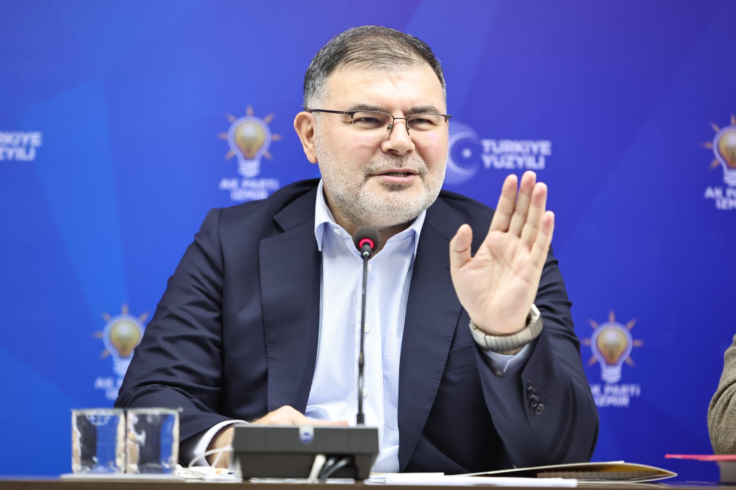 AK Parti İzmir İl Başkanı Bilal Saygılı, Efes Otoparkı'nın devri