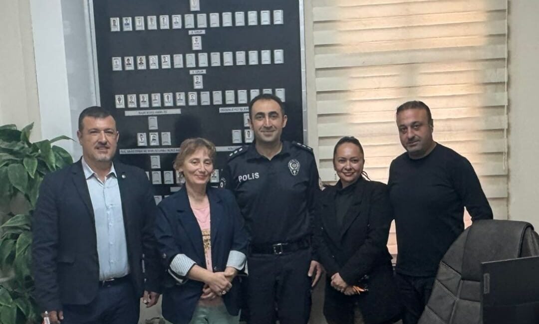 İzmir Konak Asayişi güvenilir ellerde, Anafartalar Polis Amirine Ege Basın Yayın Derneği’nden Ziyaret Egebayder heyeti, yeni Anafartalar Polis Merkezi Amiri Başkomiser Osman Coşkun'a