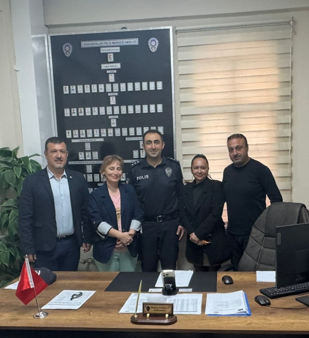 Egebayder heyeti, yeni Anafartalar Polis Merkezi Amiri Başkomiser Osman Coşkun'a