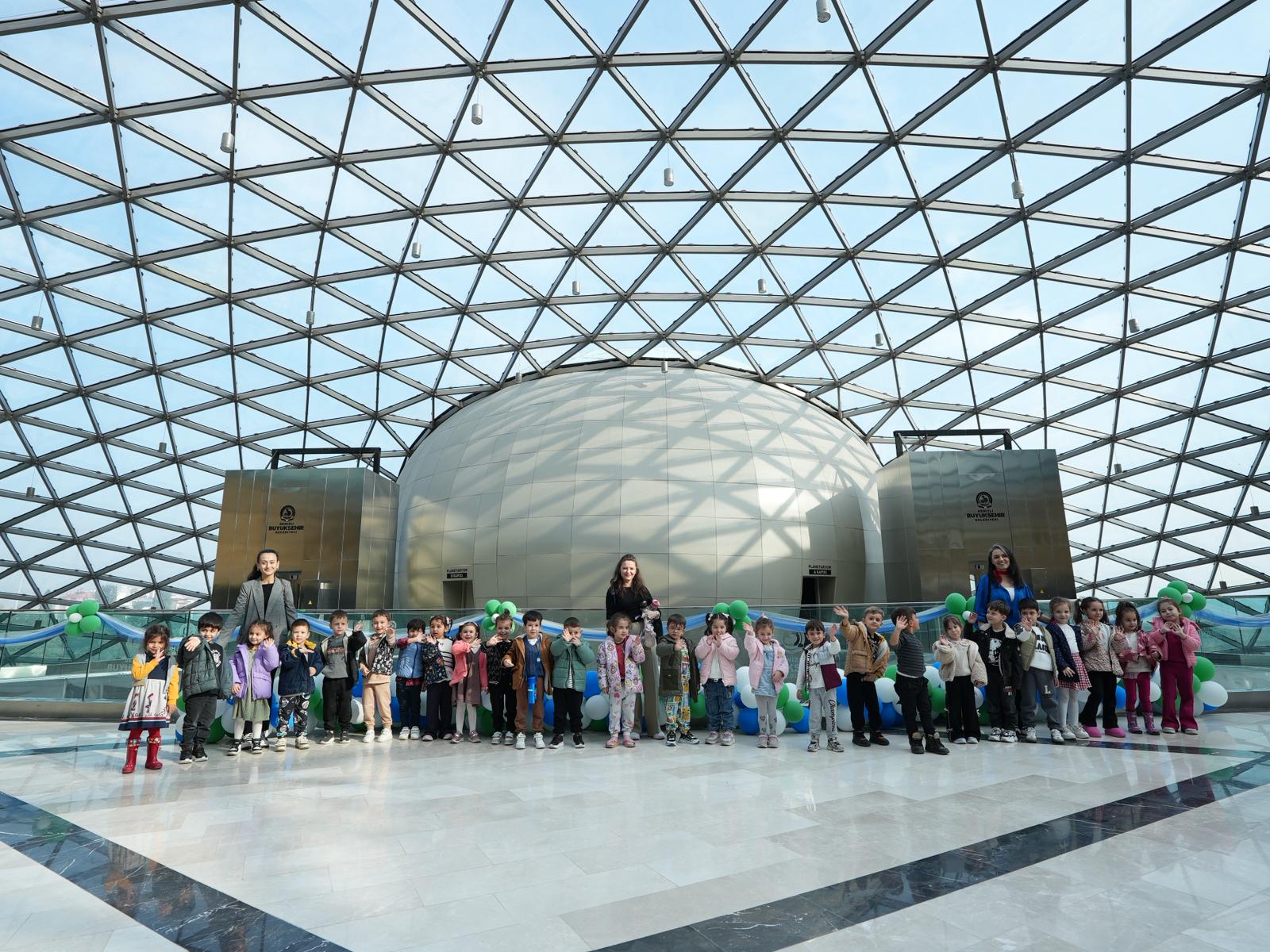 Denizli Büyükşehir Belediyesi bünyesinde hizmet veren Güneşli Günler Çocuk Gelişim