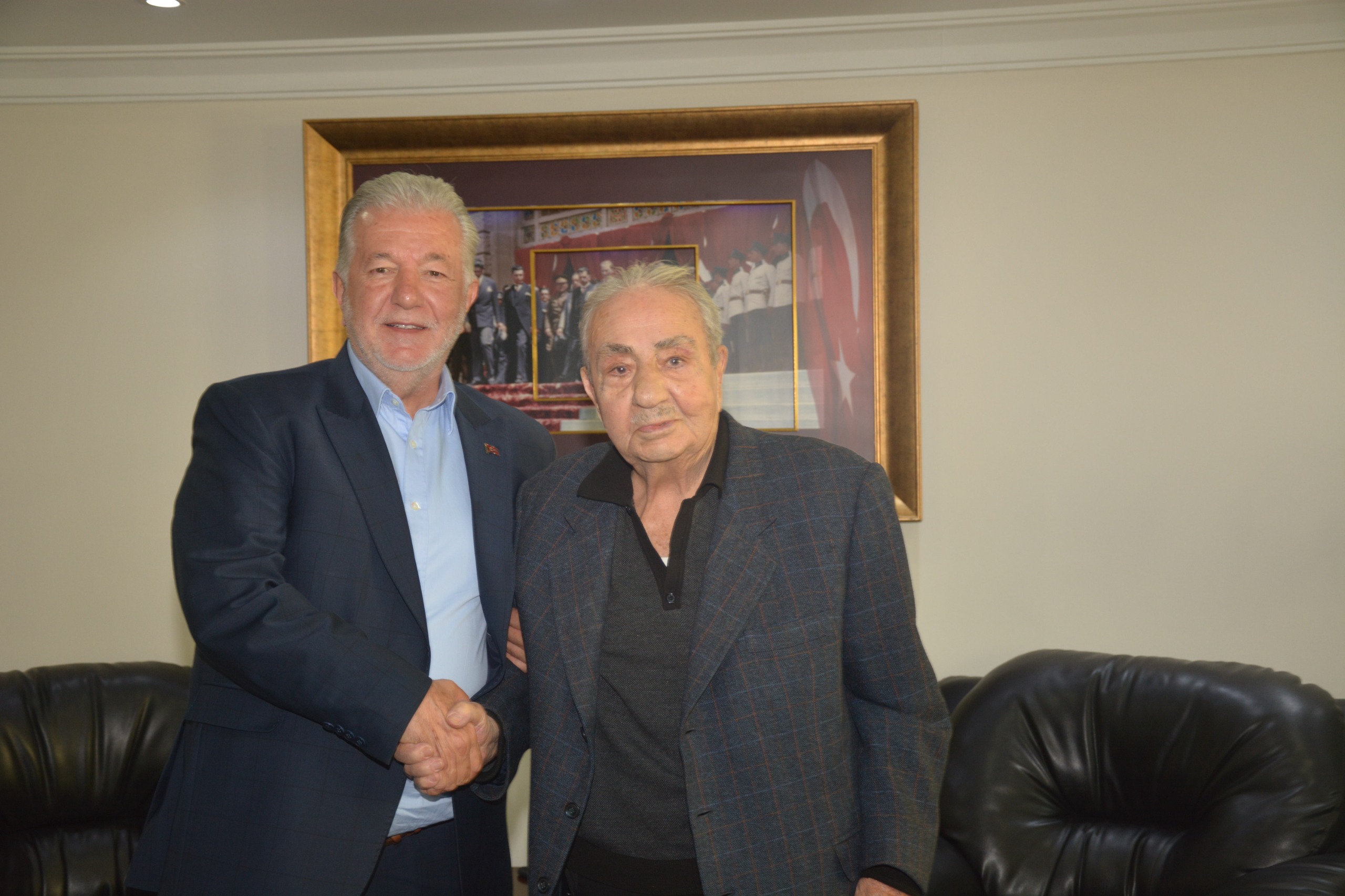 İESOB'un kurucu başkanı Cemal Tercan, Yalçın Ata’nın esnaf teşkilatına birlik