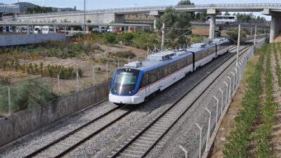 İZBAN’da zamlı dönem başladı. Öğrenci binişi 15 TL, tam biniş