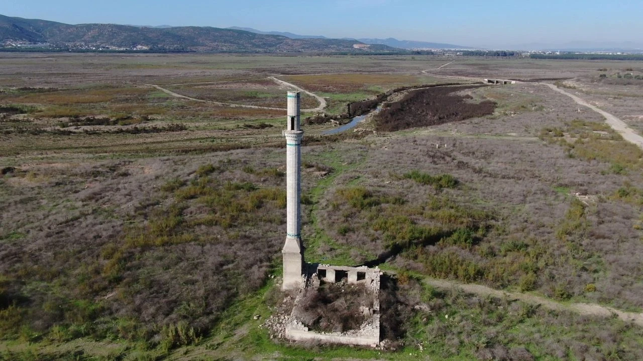 İzmir’de Tahtalı Barajı doluluk oranı %1.12'ye düştü. Balçova ve Gördes
