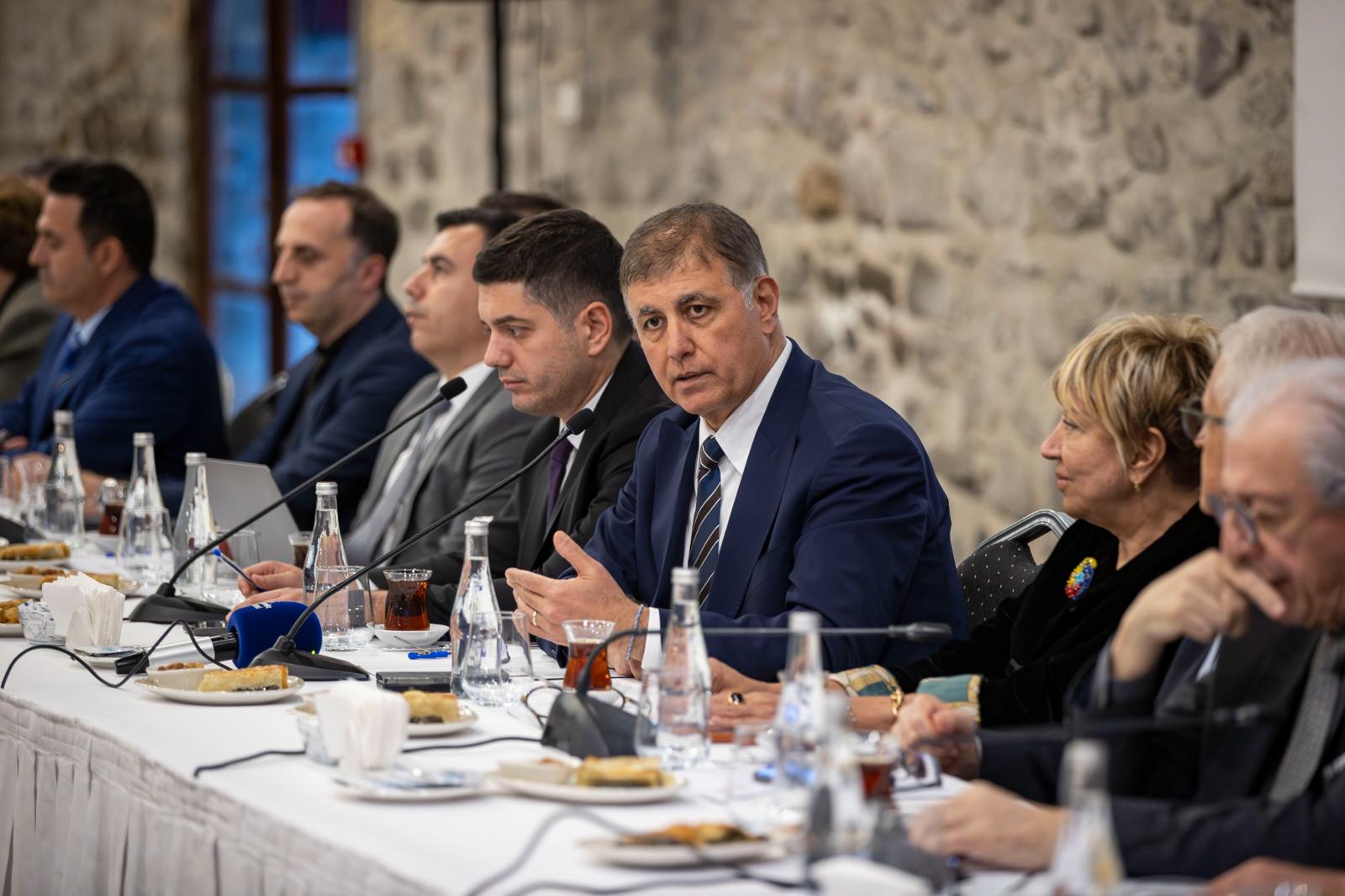 Başkan Cemil Tugay, İEKKK toplantısında İzmir'in atık yönetimi için tarihi