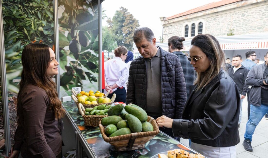İzmir Büyükşehir Belediye Başkanı Cemil Tugay, 8. Gastrofest'te yaptığı konuşmada