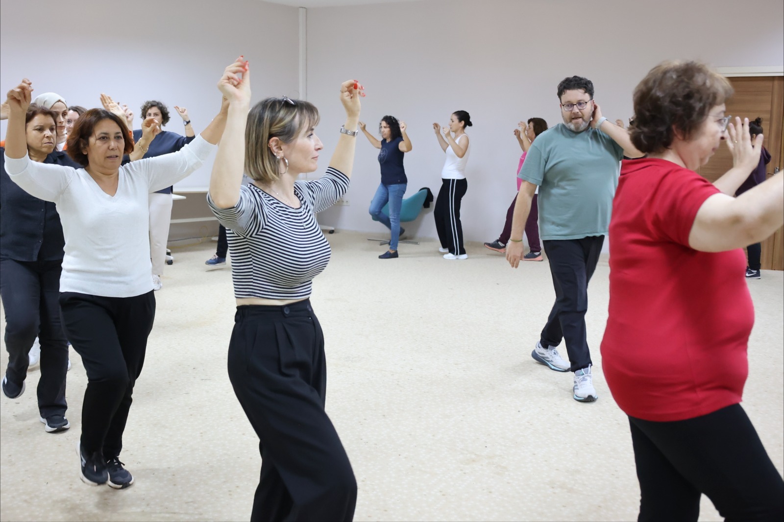 İzmir Büyükşehir’den Kadınlara Tam Destek