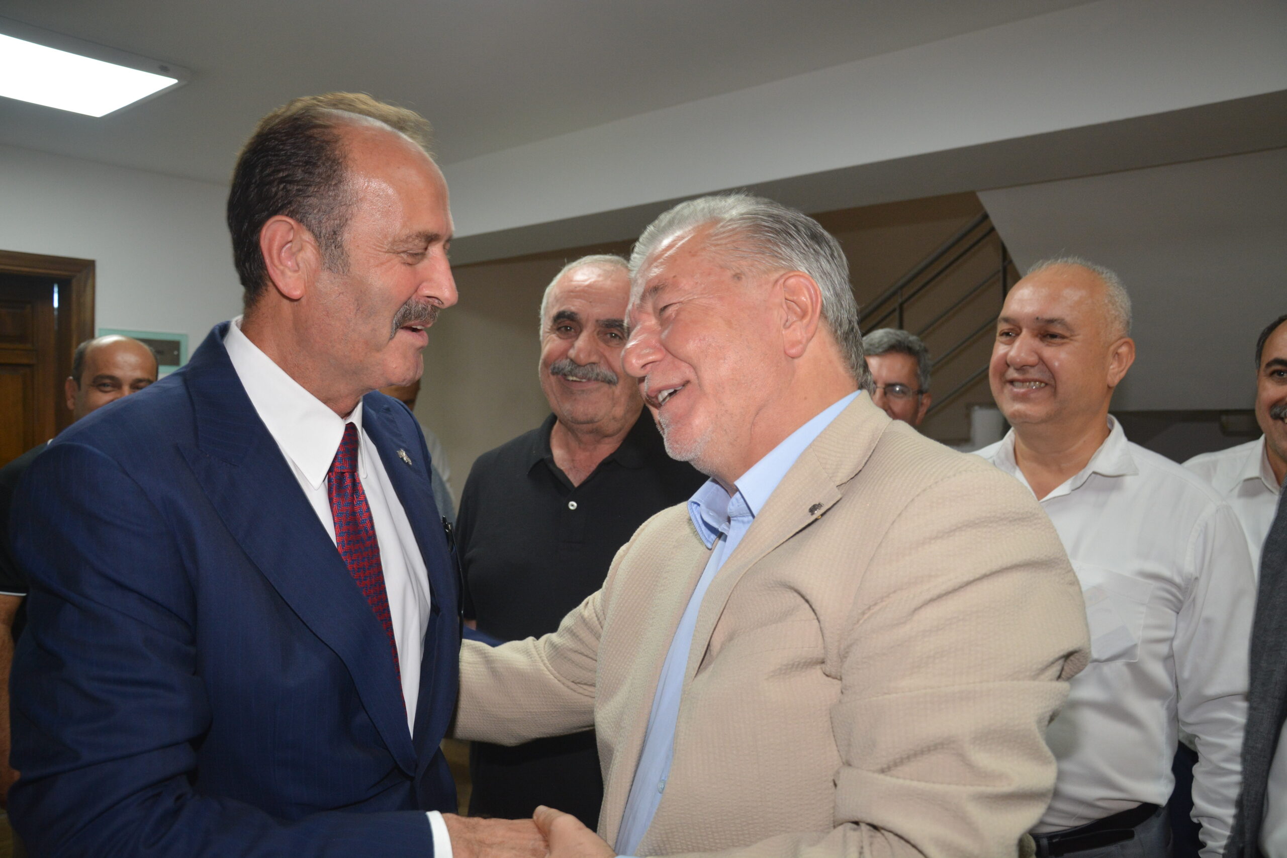 İzmir Esnafı Alarmda: 30 Bin Esnaf Kepenk Kapatabilir!