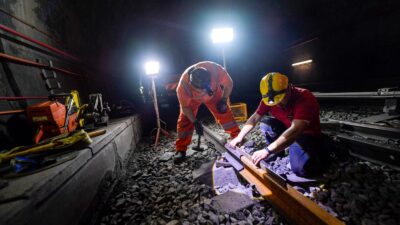 İzmir Metrosu, kent içi ulaşımın güvenliği için gece sabaha kadar