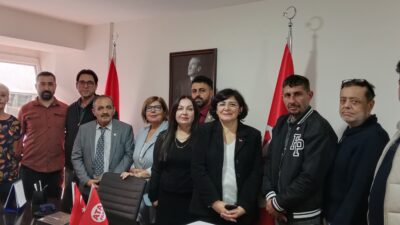 ATA Parti İzmir İl Başkanı Sema Ünal görevi Resül Kara'ya