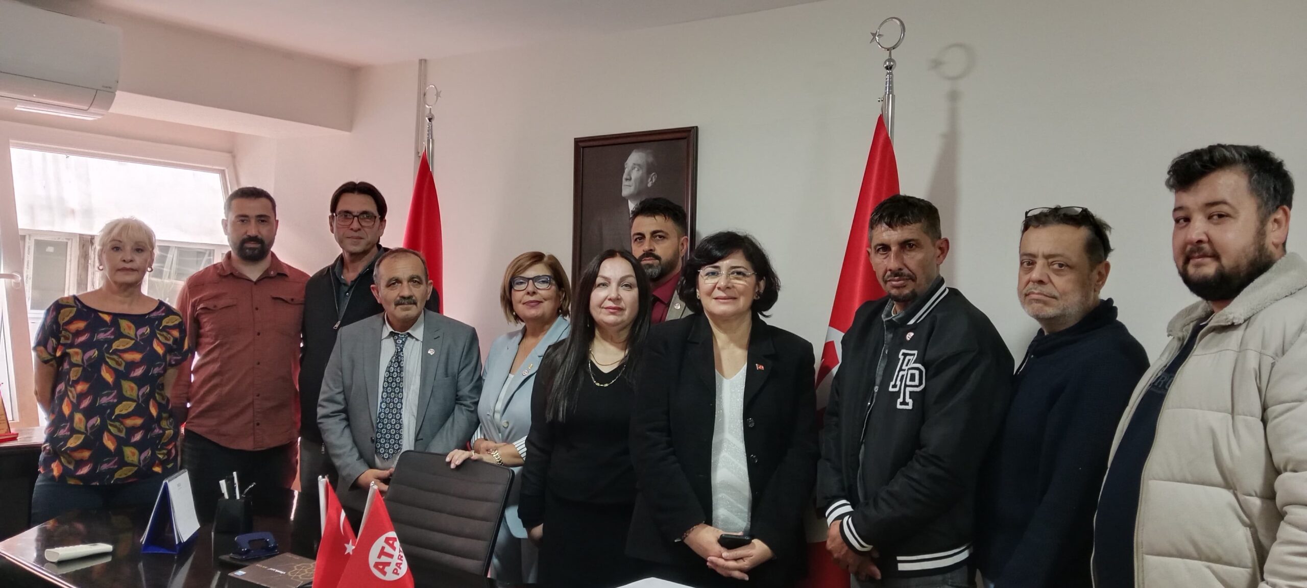 ATA Parti İzmir İl Başkanı Sema Ünal görevi Resül Kara'ya