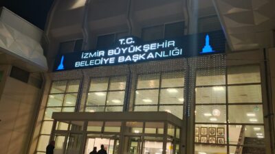 İzmir Büyükşehir Belediyesi'nin 327 milyon TL'lik ecrimisil borcunu tahsil etme