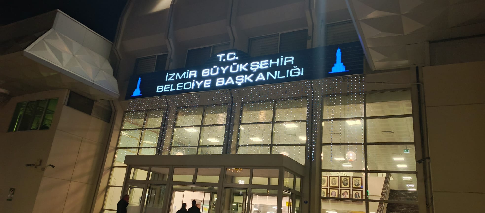 İzmir Büyükşehir Belediyesi'nin 327 milyon TL'lik ecrimisil borcunu tahsil etme