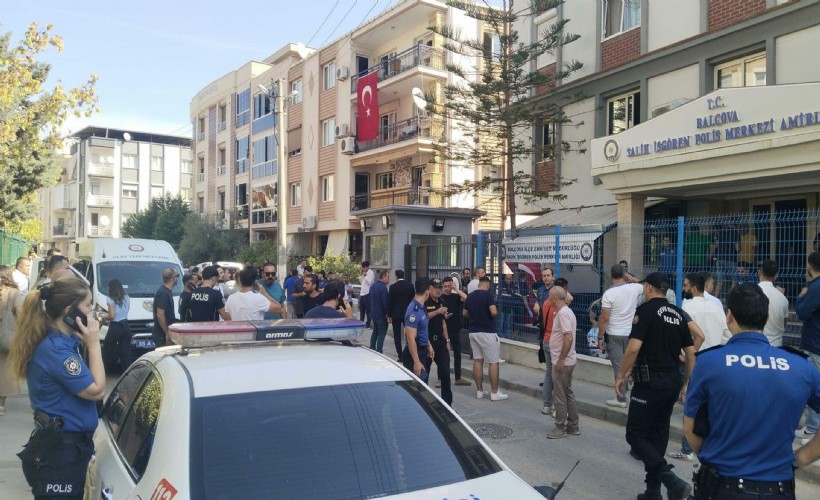 İzmir'in Balçova ilçesinde $3$ polisin şehit olduğu terör saldırısıyla ilgili