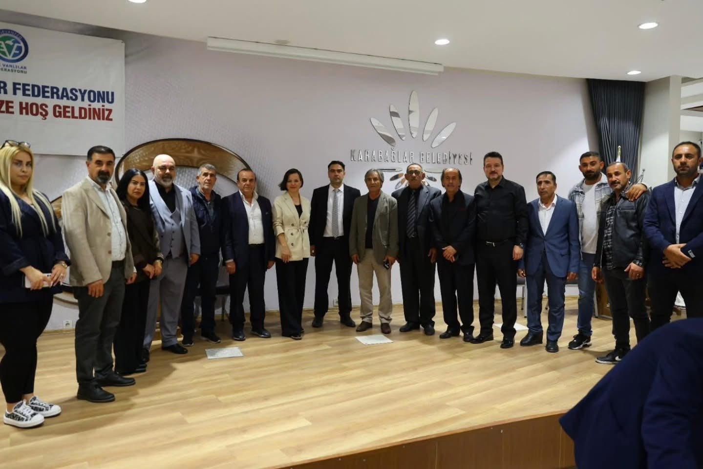 İzmir’de Van Depremi Vefası! Siyaset ve STK'lar Anma Mevlidinde Buluştu!