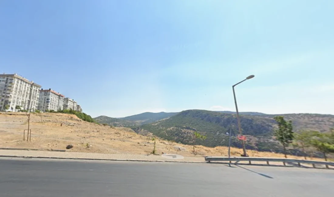 İzmir’de 804 Milyon TL’lik Satış Vakti: 13 Kritik Parsel Vitrine Çıktı! Emlak Yönetim, İzmir'in Çiğli, Karşıyaka, Gaziemir, Urla ve Menderes dahil