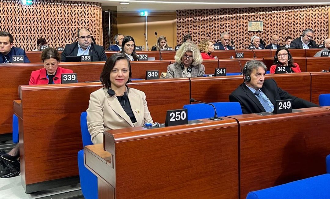 Karabağlar Başkanı Kınay, Strazburg’da Demokrasi ve İklim Krizini Masaya Yatırıldı Karabağlar Belediye Başkanı Helil Kınay, Avrupa Konseyi Genel Kurulu’na katılarak