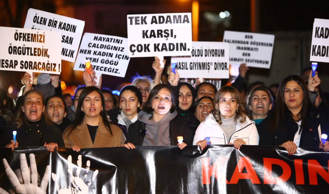 Karabağlar Belediye Başkanı Helil Kınay, 25 Kasım'da Kadın Hakları Parkı'nda