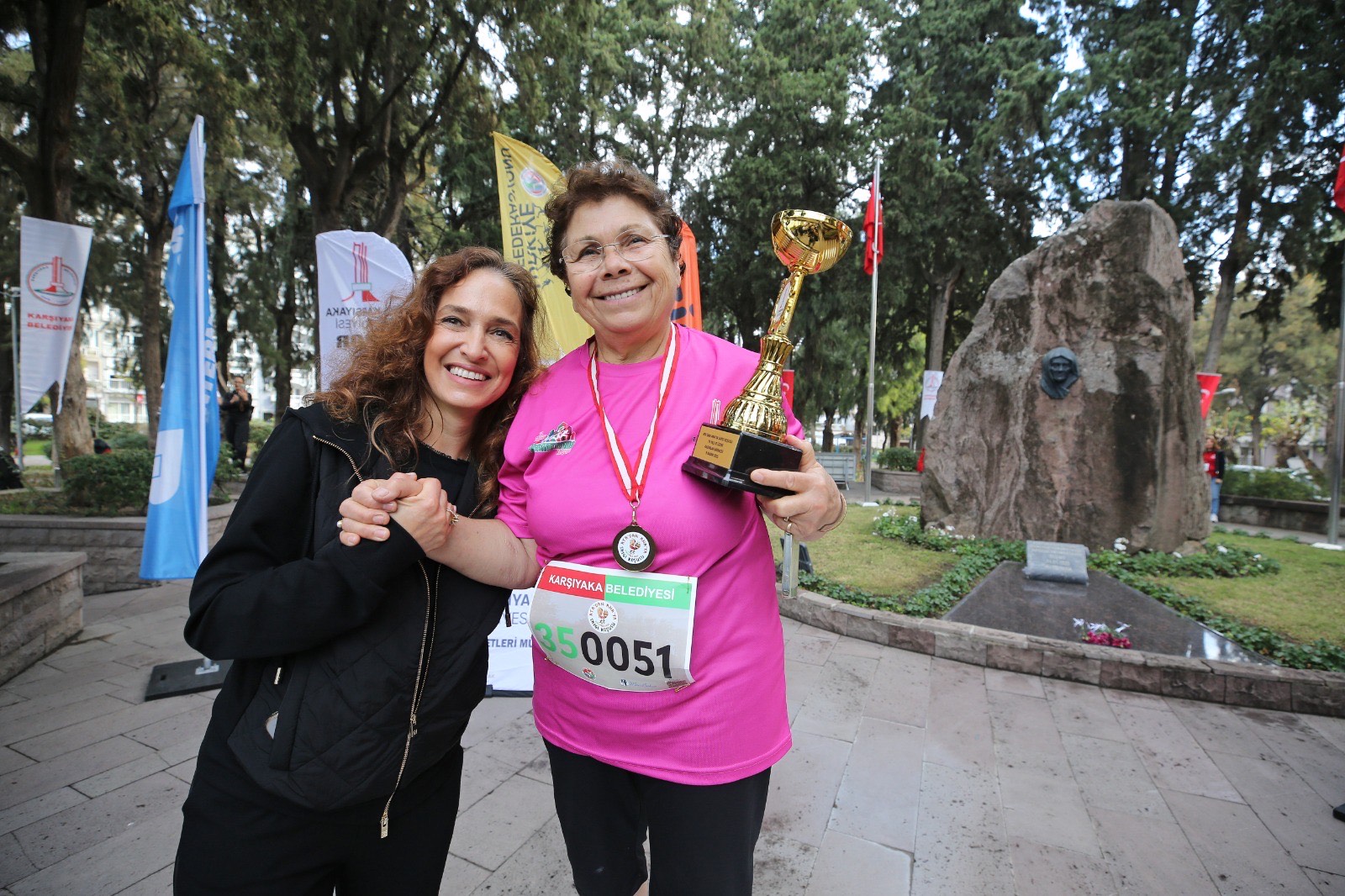 Karşıyaka'da 1500 Kişi Ata'dan Ana'ya Koştu