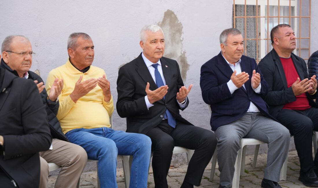 Kemalpaşa’da Vefa Gecesi! Hasan Türkmen Vefatının 7. Yılında Dualarla Anıldı Kemalpaşa Belediye Başkanı Mehmet Türkmen’in merhum oğlu Hasan Türkmen, vefatının