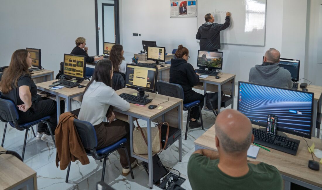 İzmir Büyükşehir Belediyesi Meslek Fabrikası, mobilya sektörüne yönelik nitelikli eleman