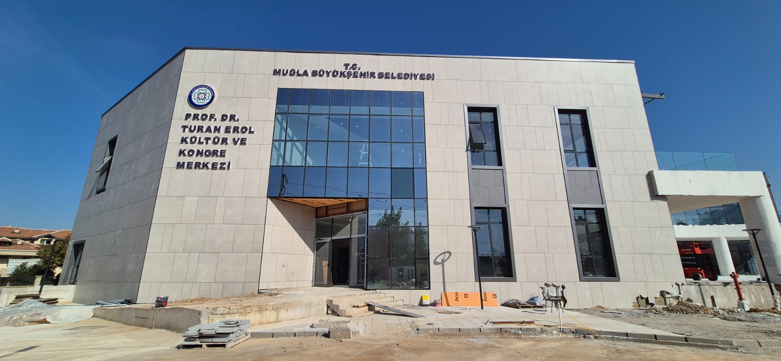 Muğla Büyükşehir tarafından yapımı %95 tamamlanan Milas Kültür Merkezi, Prof.