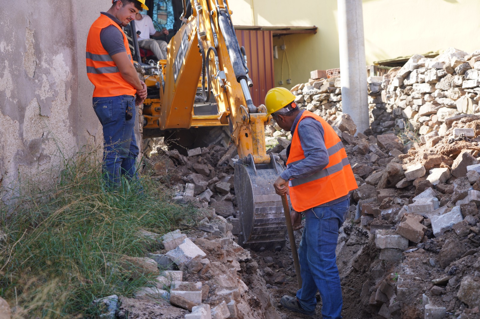 MUSKİ, Milas Söğütcük Mahallesi’nde 40 yıldır kullanılan ve sık sık