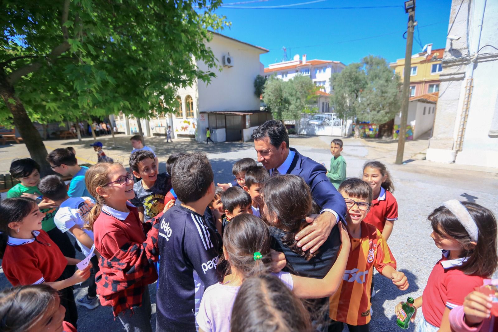 Muğla Büyükşehir Belediyesi, ara tatilde okulların bakım ve onarımını tamamladı.