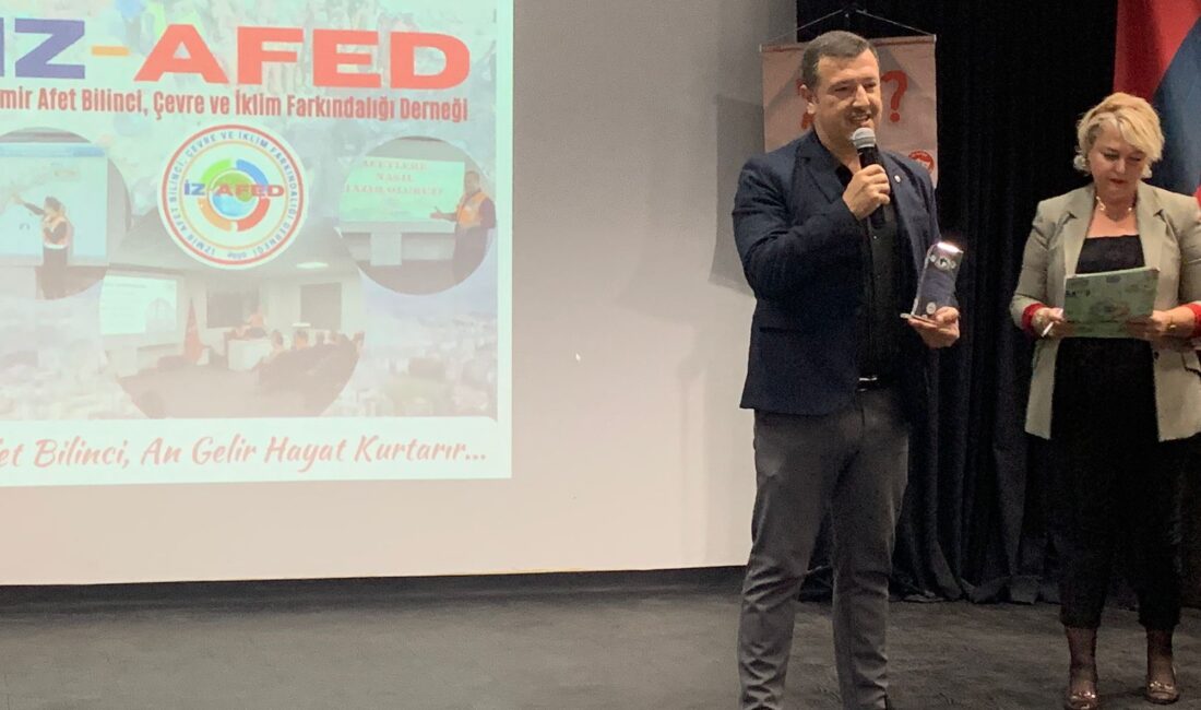 Nhaberizmir Gazetesi, İZ-AFED'in 5. yıl dönümünde afet bilinci ödülü aldı.
