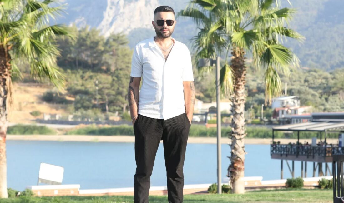 İzmirli ses sanatçısı Yunus Çalışır, Türkiye’de bir ilke imza atarak