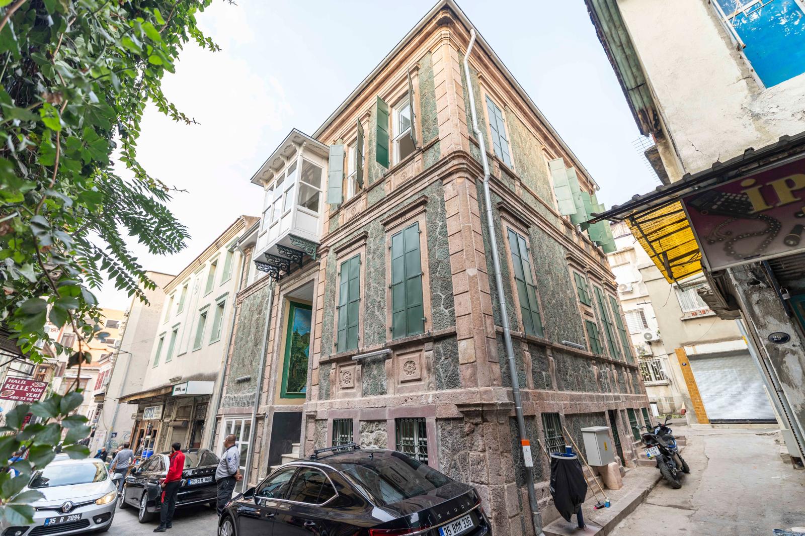 İzmir Büyükşehir Belediye Başkanı Cemil Tugay, restorasyonu biten tarihi Ay