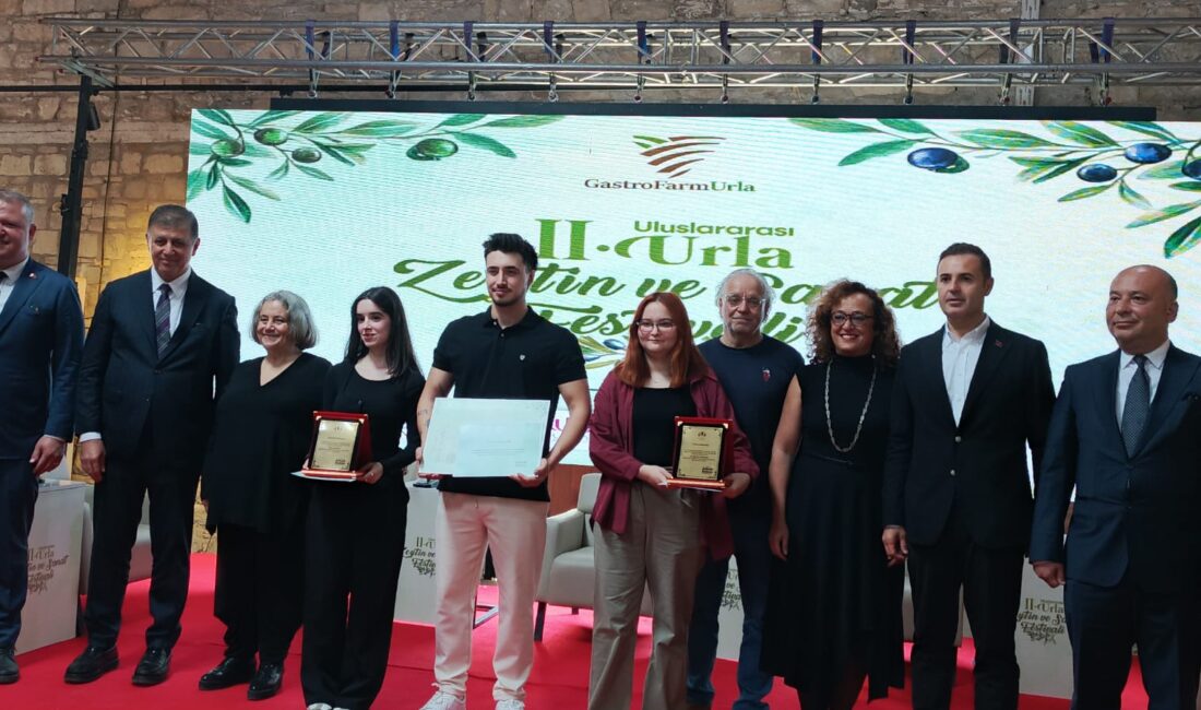 Zeytin’in Bin Yıllık Hikayesini Taçlandıran Festival Başladı, Urla Zeytin ve Sanat Festivali II. Uluslararası Urla Zeytin ve Sanat Festivali başladı. Selçuk Balkan