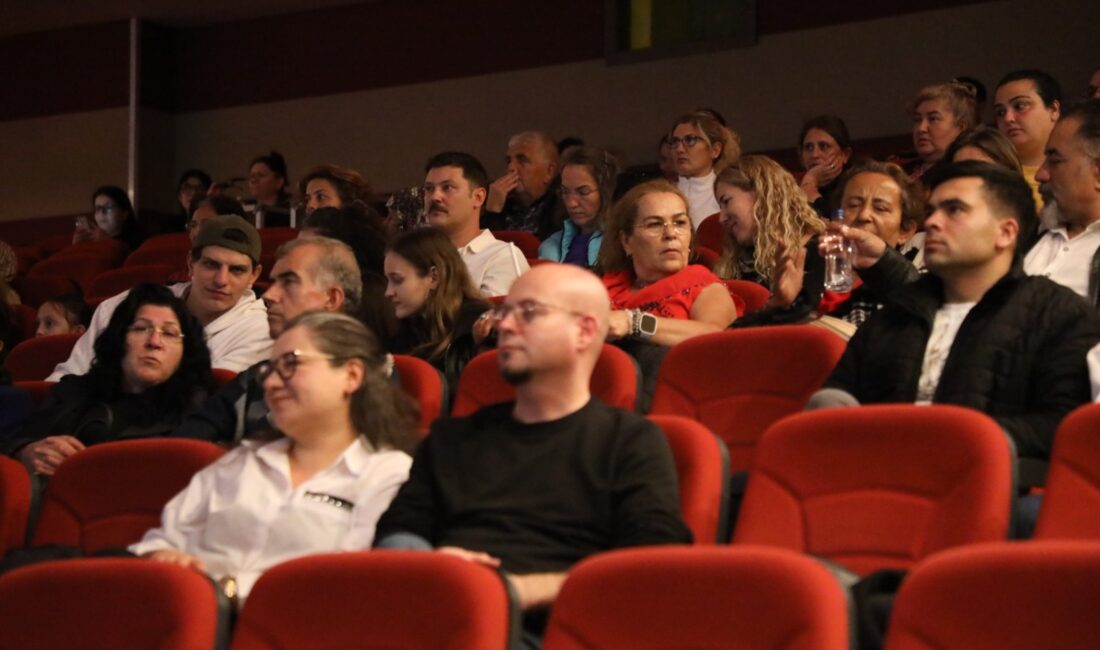 Muğla Büyükşehir’den Cumhuriyet Bayramı’na “Veda” Filmiyle Anlamlı Kutlama Muğla Büyükşehir Belediyesi, Cumhuriyet Bayramı’nı “Veda” filmiyle kutladı. Başkan Aras: