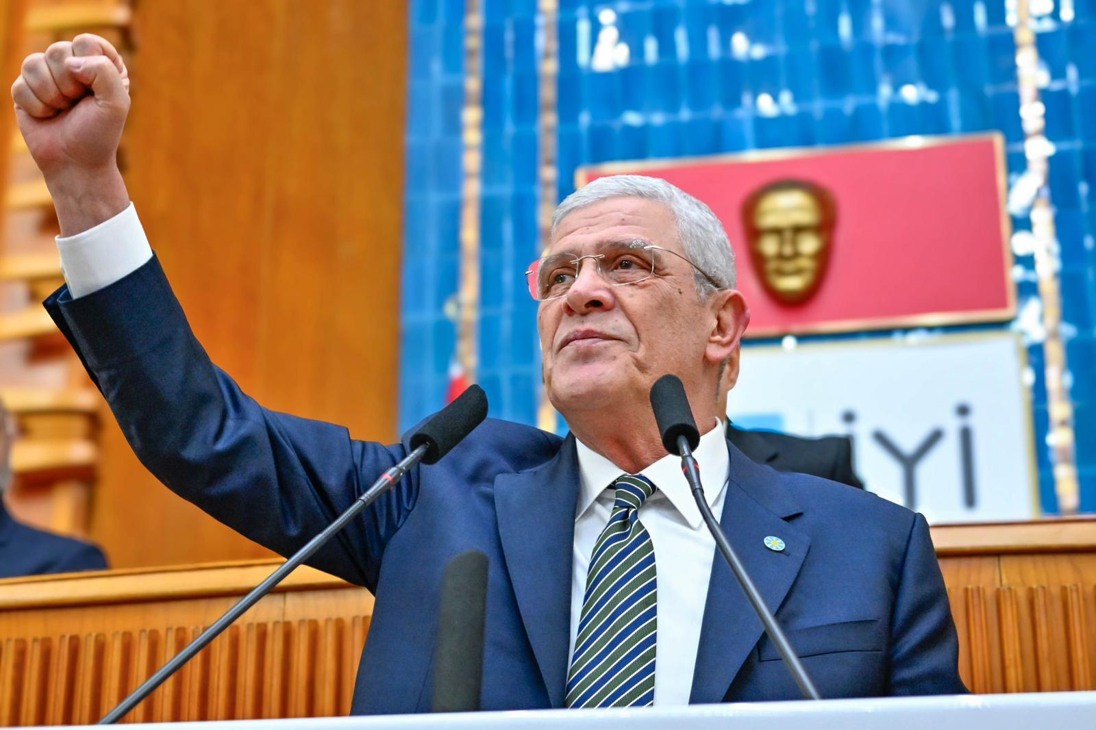 İYİ Parti Genel Başkanı Müsavat Dervişoğlu, partisinin 4. Olağan İzmir