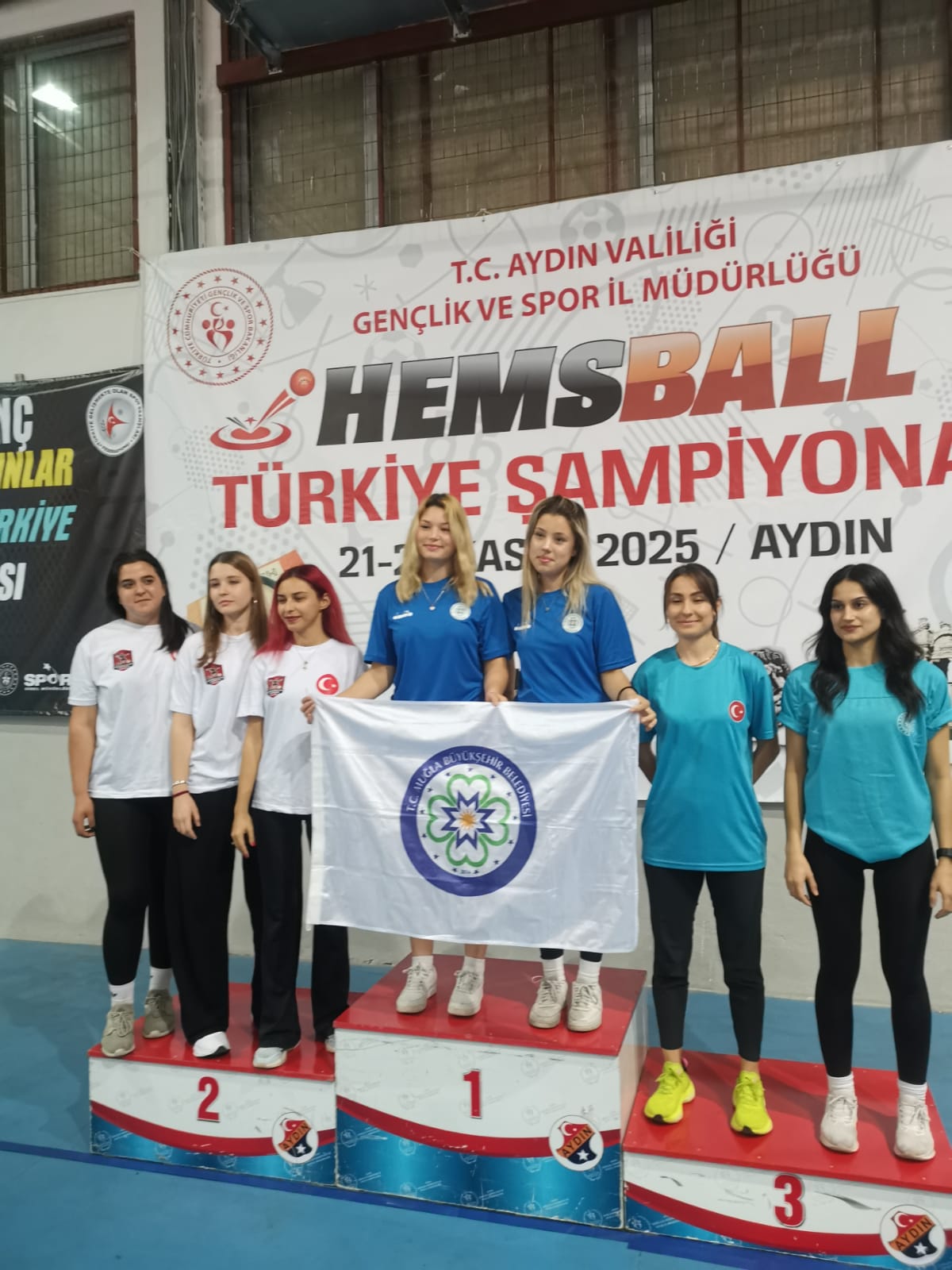 Aydın'da düzenlenen Türkiye Hemsball Şampiyonası'nda Muğla Büyükşehir Belediyesi sporcuları, takım